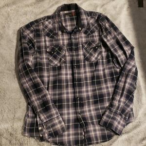 Button down plad shirt
